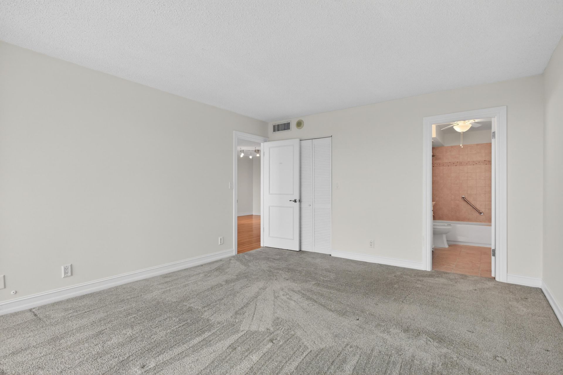 1631 Riverview Road, Unit 504, Deerfield Beach, FL 33441 Photo