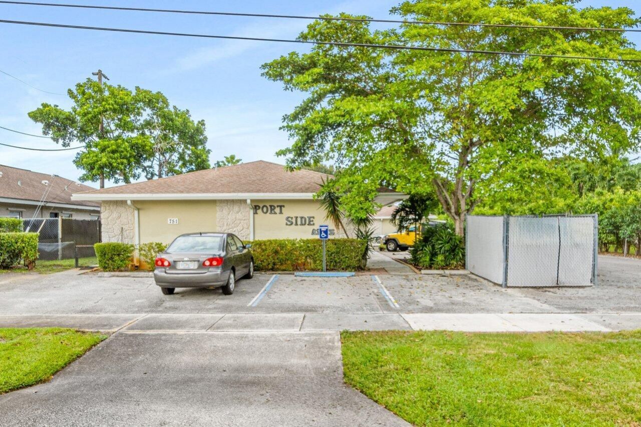 751 Hummingbird Way, Unit 6, North Palm Beach, FL 33408 Photo