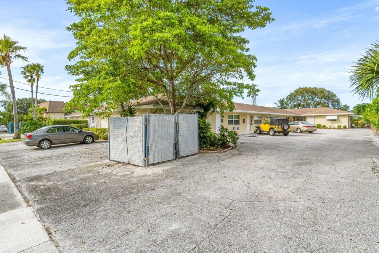 751 Hummingbird Way, Unit 6, North Palm Beach, FL 33408 Photo