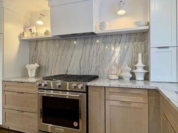 33 Rockwood Rd, Lynnfield, MA 01940