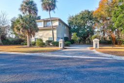 1784 Omni Blvd photo 4