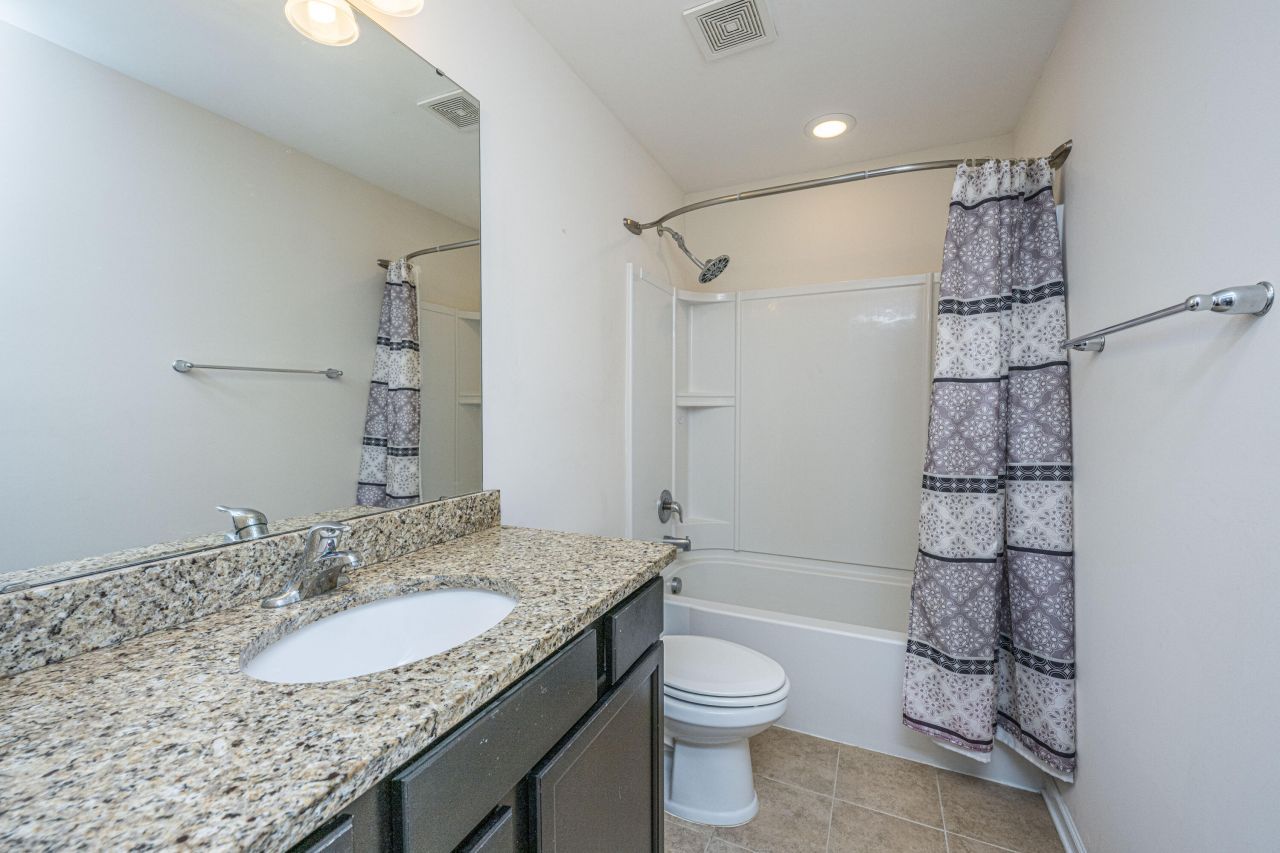 1076 Lexi Court Photo 17