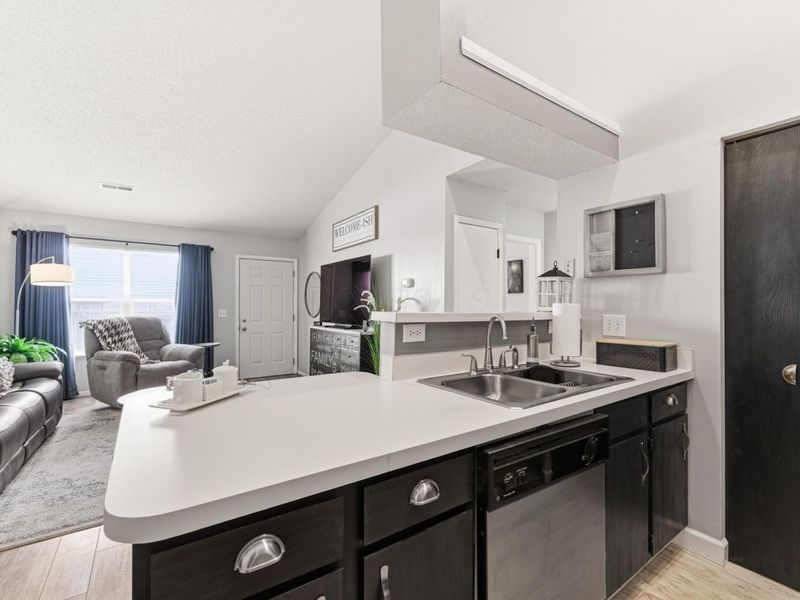 1001 Kingsbury Court, Newark, OH 43055 Photo 10