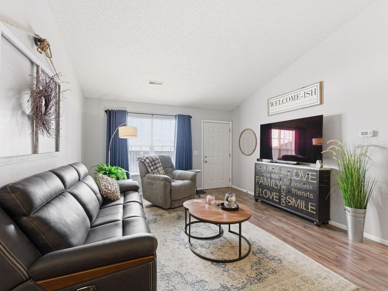 1001 Kingsbury Court, Newark, OH 43055 Photo 6