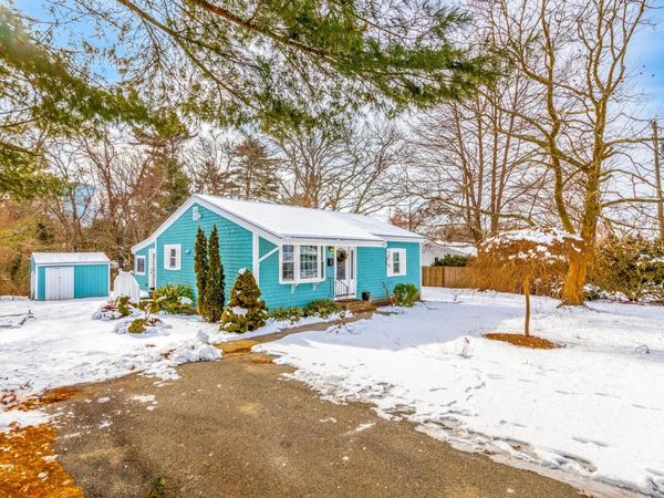 58 Maple Street, Buzzards Bay, MA 02532
