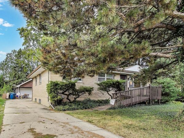 738 N Parker Street, Elmhurst, IL 60126