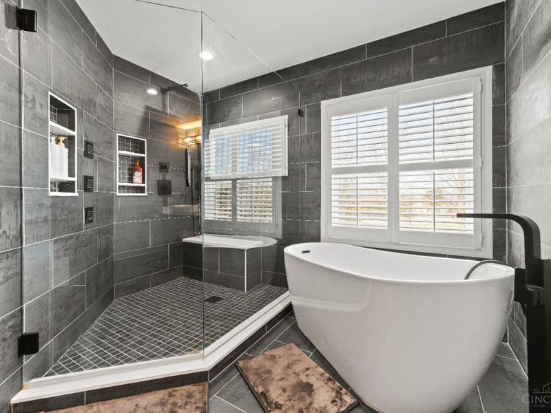 397 Huntington Drive, Loveland, OH 45140 Photo 6