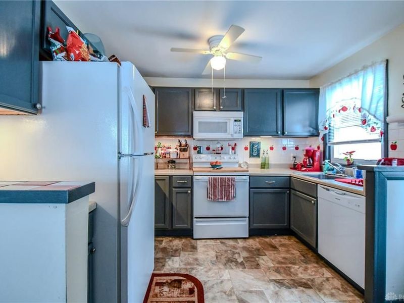 1585 Larchwood Drive, Dayton, OH 45432 Photo 9