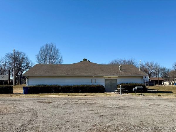 505 NE 3rd Street , Wagoner, OK 74467