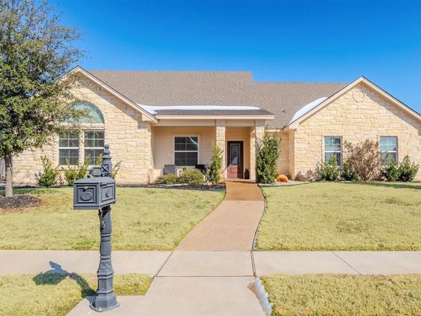 355 Cavitt Court , Robinson, TX 76706