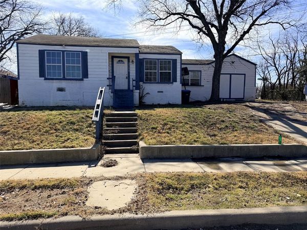 2700 Bideker Avenue, Fort Worth, TX 76105