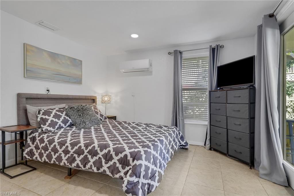 1292 Grand Canal Dr, Naples, FL 34110 Photo