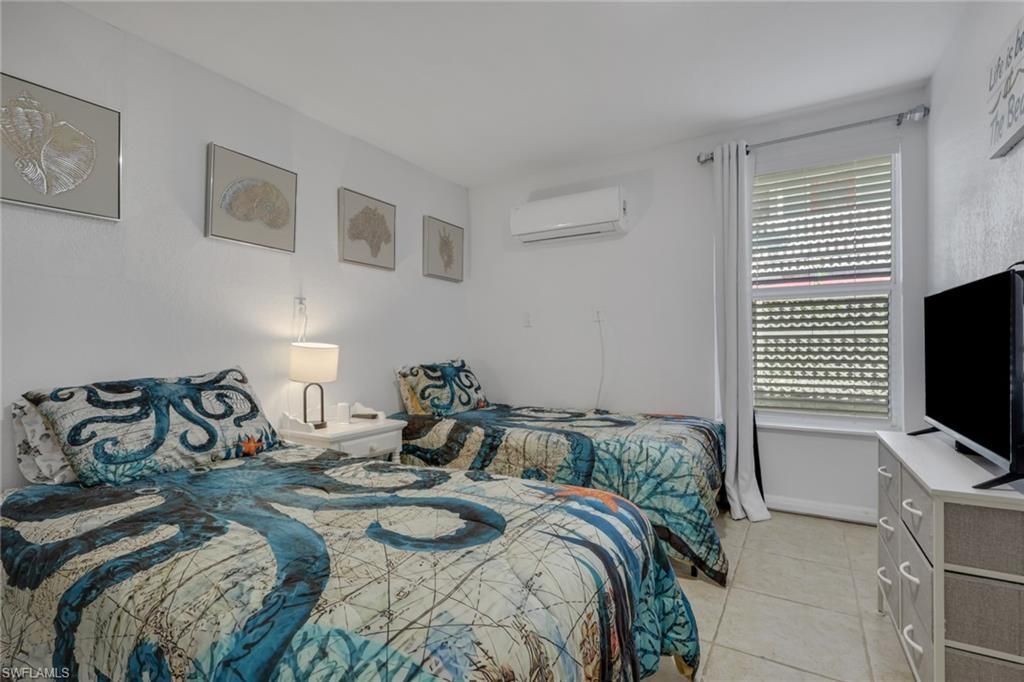 1292 Grand Canal Dr, Naples, FL 34110 Photo