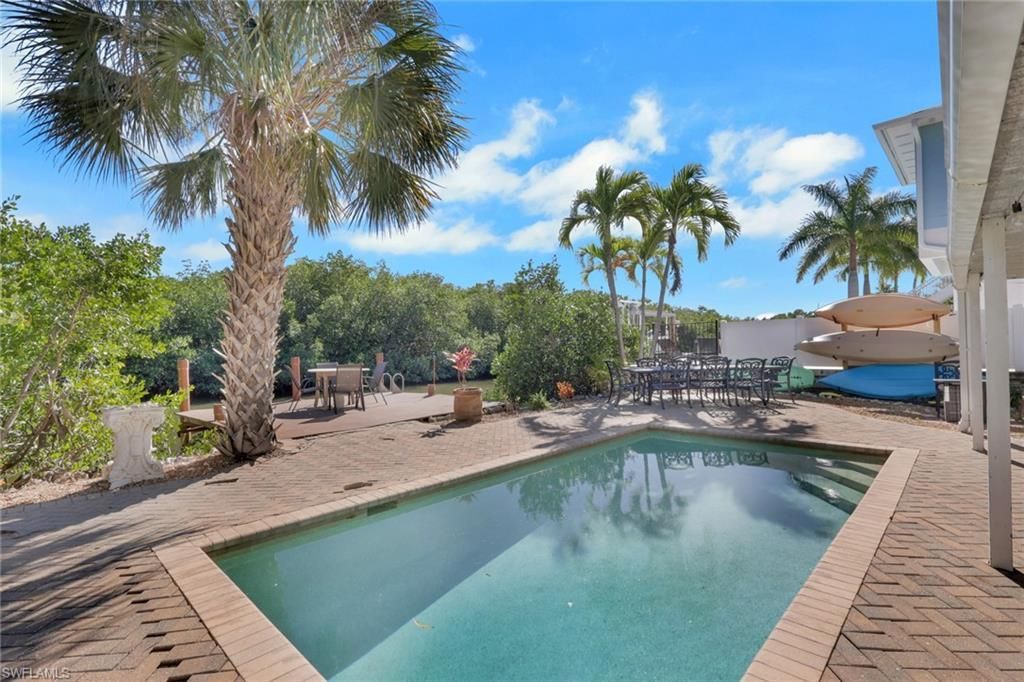 1292 Grand Canal Dr, Naples, FL 34110 Photo