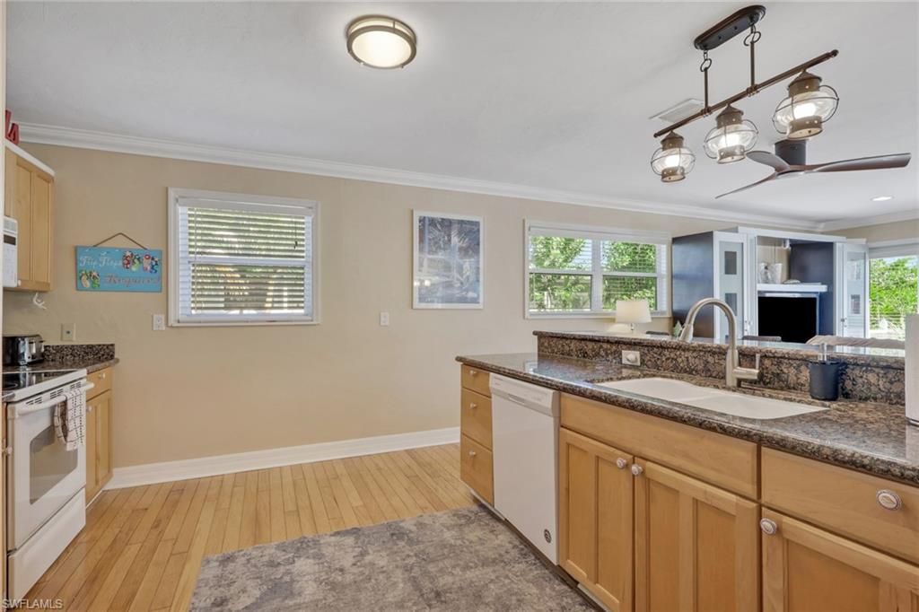 1292 Grand Canal Dr, Naples, FL 34110 Photo