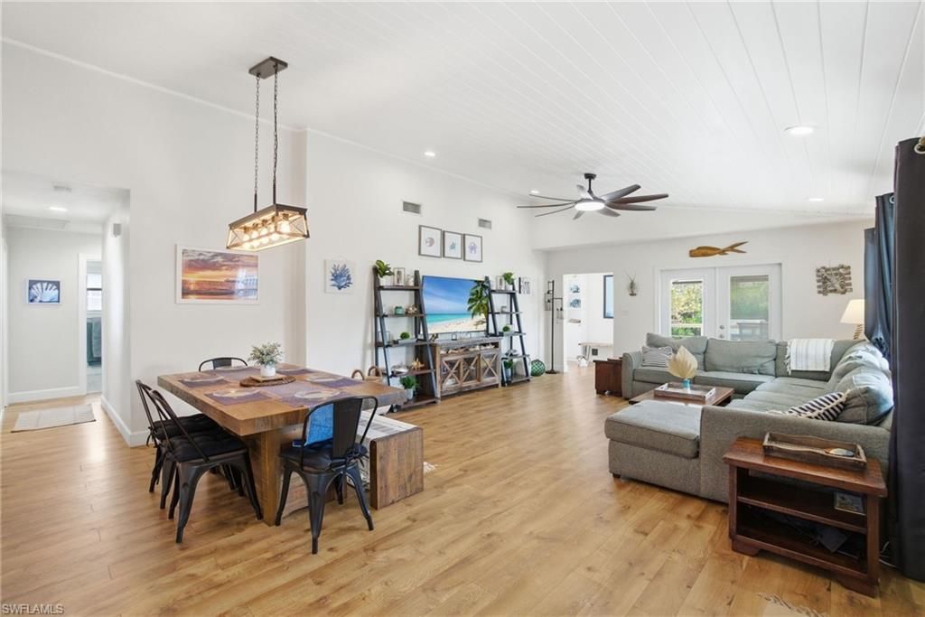 1286 Venetian Way, Naples, FL 34110 Photo