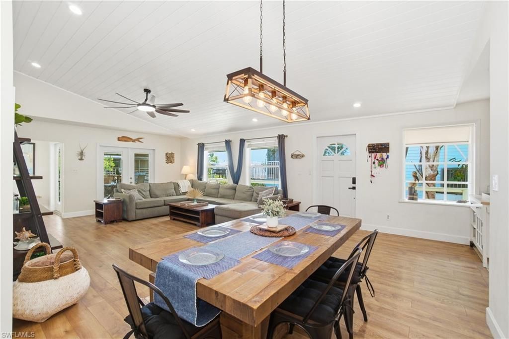 1286 Venetian Way, Naples, FL 34110 Photo