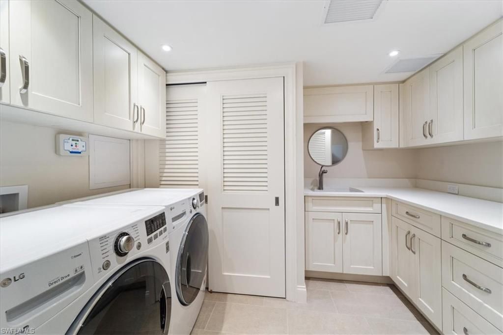 250 Park Shore Dr , Unit 701, Naples, FL 34103 Photo