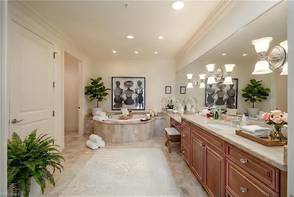 1400 Gulf Shore Blvd N, Unit 312, Naples, FL 34102 Photo