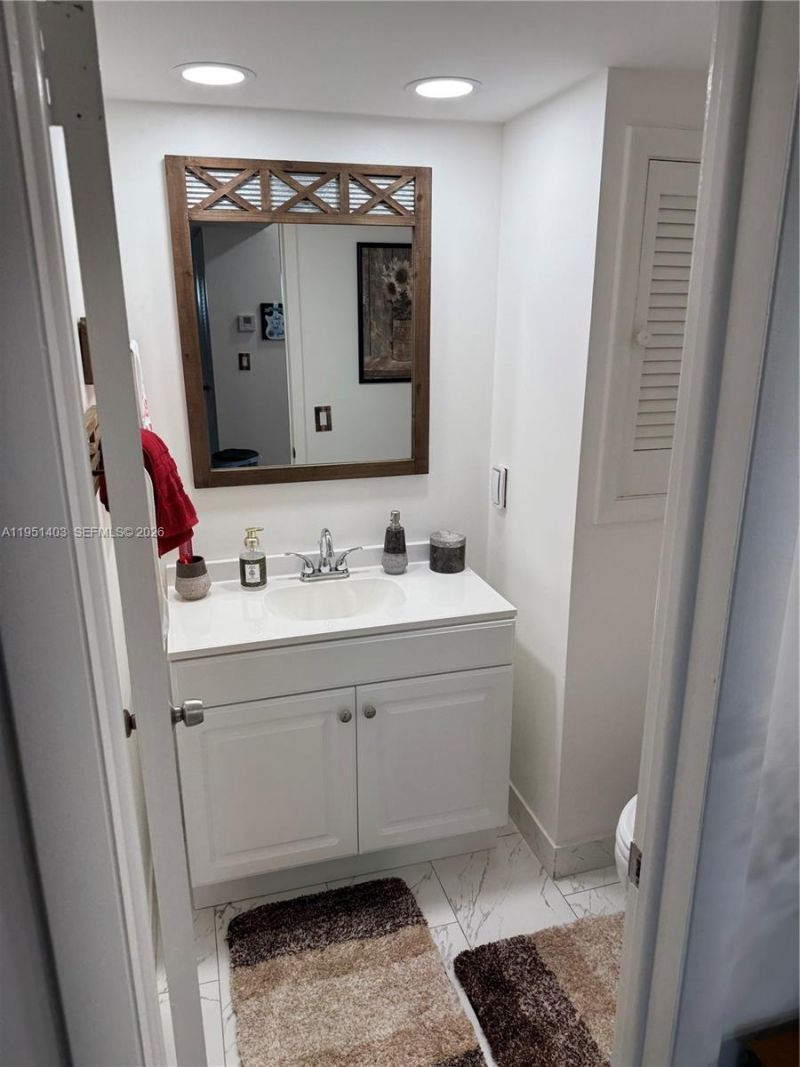 8911 S Hollybrook Blvd, Unit 305, Pembroke Pines, FL 33025 Photo