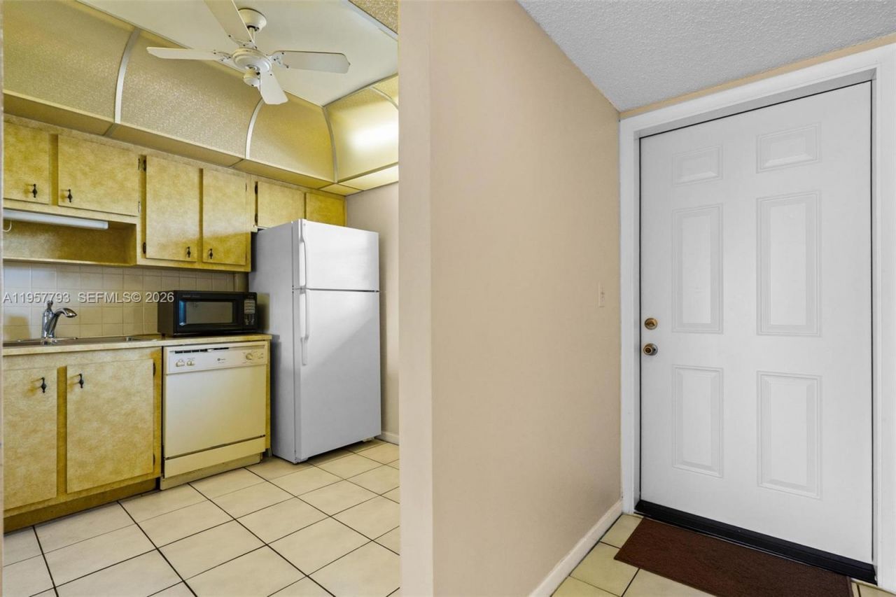 200 Ashbury Rd, Unit 205, Hollywood, FL 33024 Photo