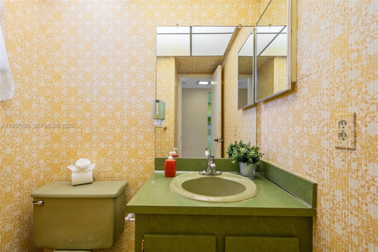 200 Ashbury Rd, Unit 205, Hollywood, FL 33024 Photo