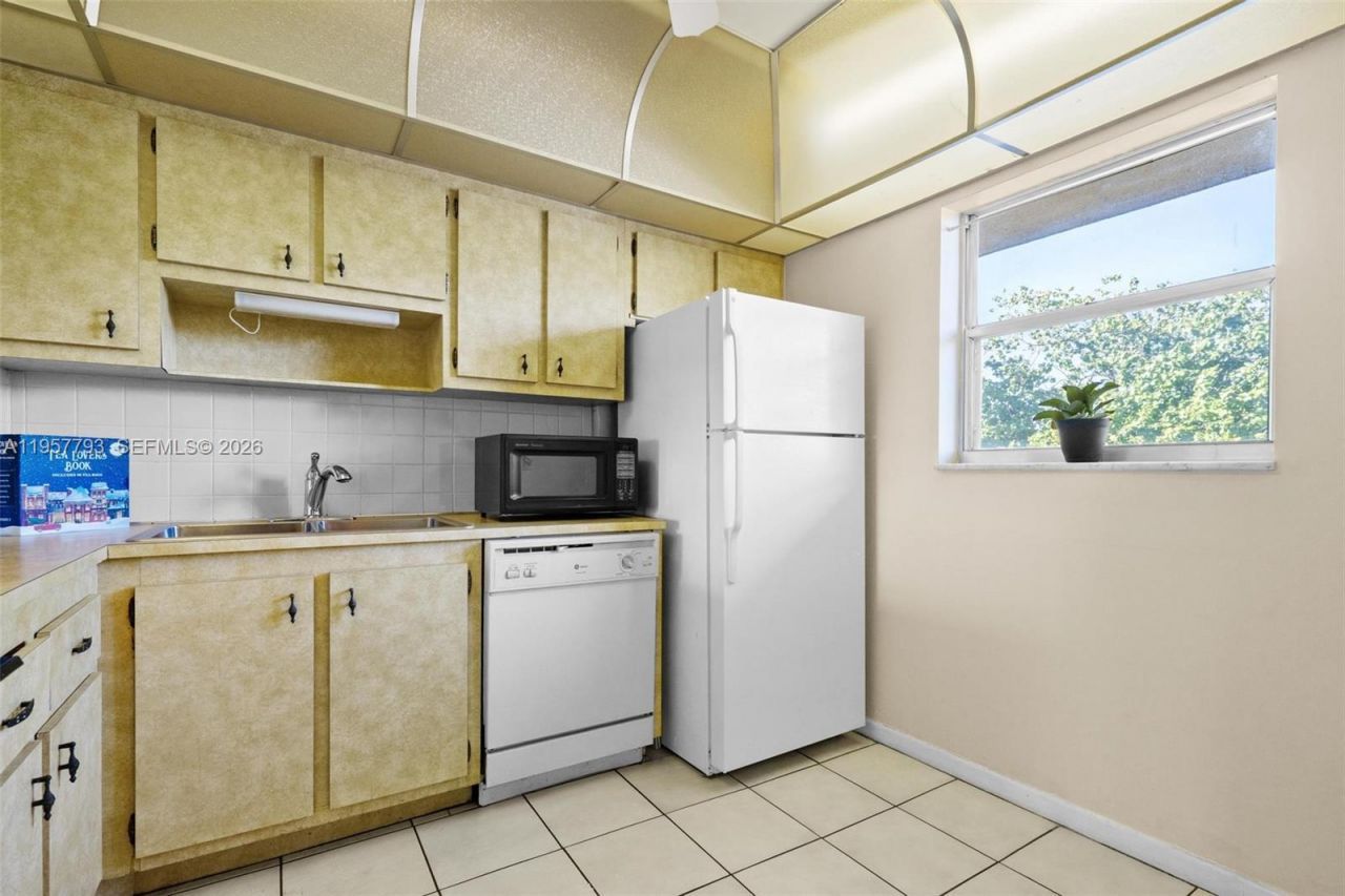 200 Ashbury Rd, Unit 205, Hollywood, FL 33024 Photo