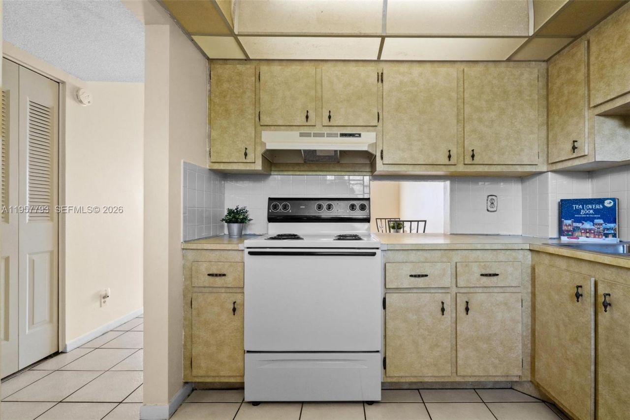 200 Ashbury Rd, Unit 205, Hollywood, FL 33024 Photo