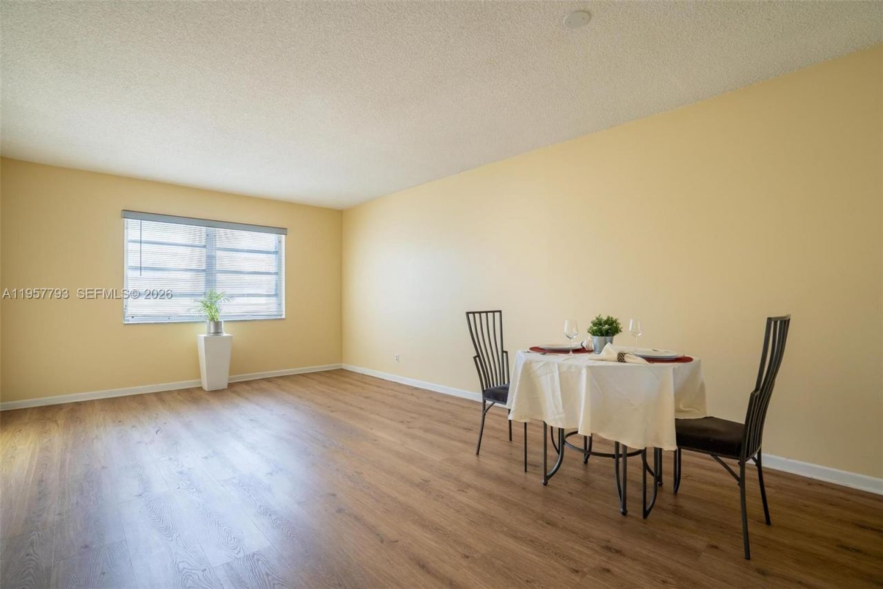 200 Ashbury Rd, Unit 205, Hollywood, FL 33024 Photo