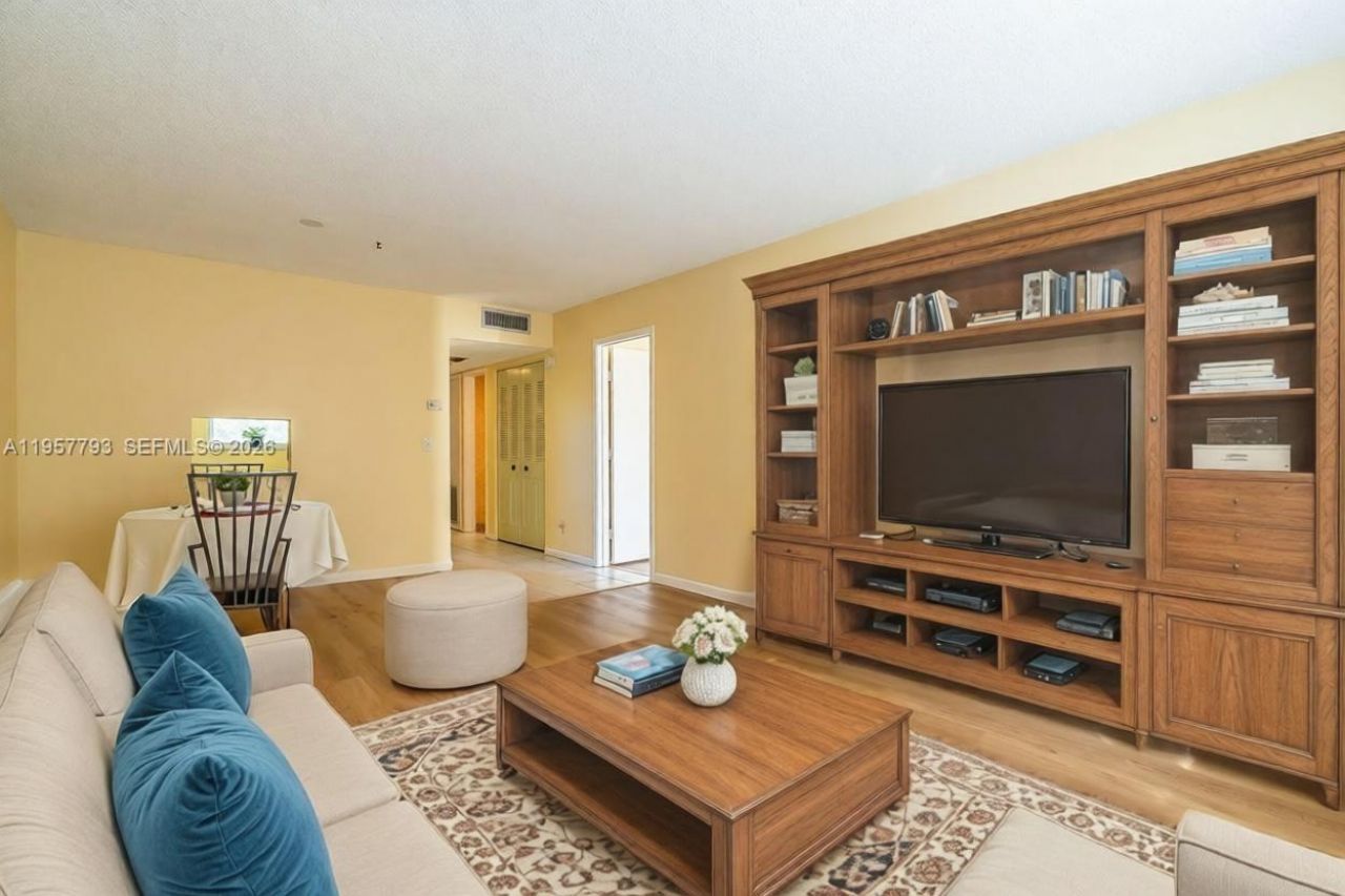 200 Ashbury Rd, Unit 205, Hollywood, FL 33024 Photo