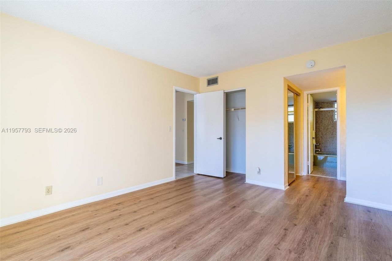 200 Ashbury Rd, Unit 205, Hollywood, FL 33024 Photo