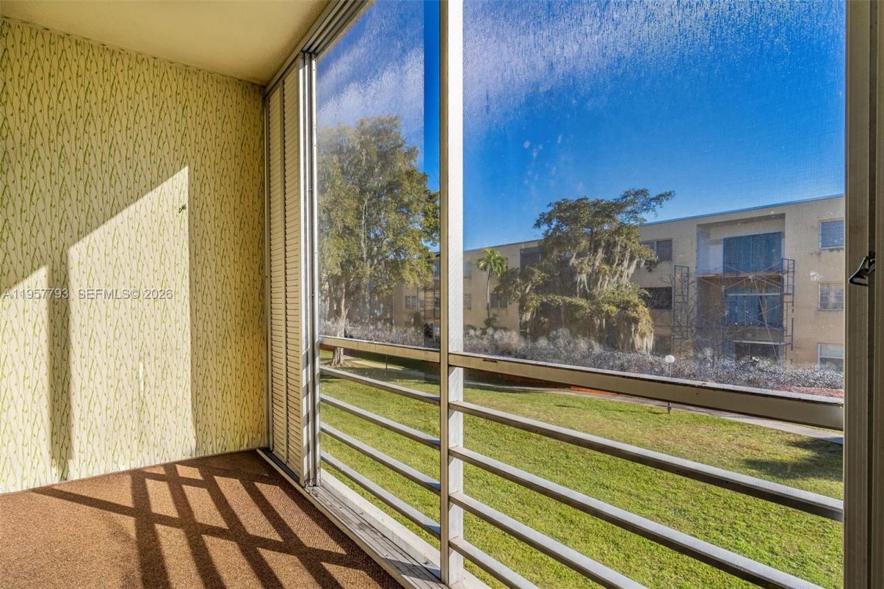 200 Ashbury Rd, Unit 205, Hollywood, FL 33024 Photo