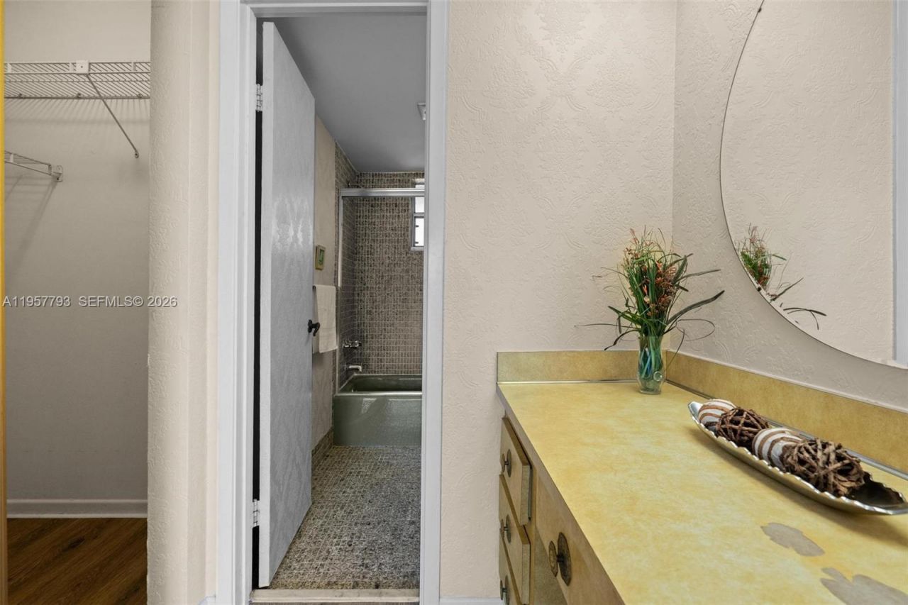 200 Ashbury Rd, Unit 205, Hollywood, FL 33024 Photo