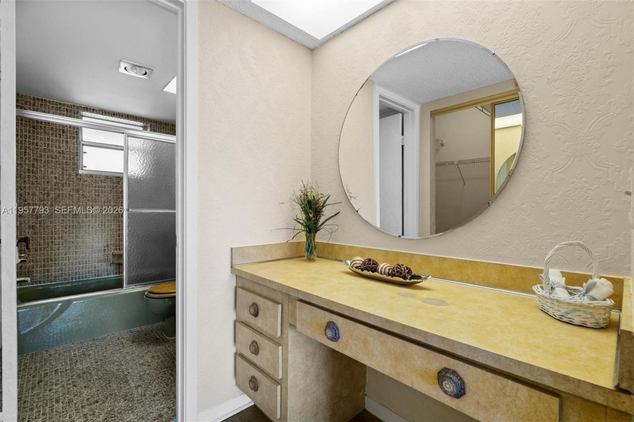 200 Ashbury Rd, Unit 205, Hollywood, FL 33024 Photo