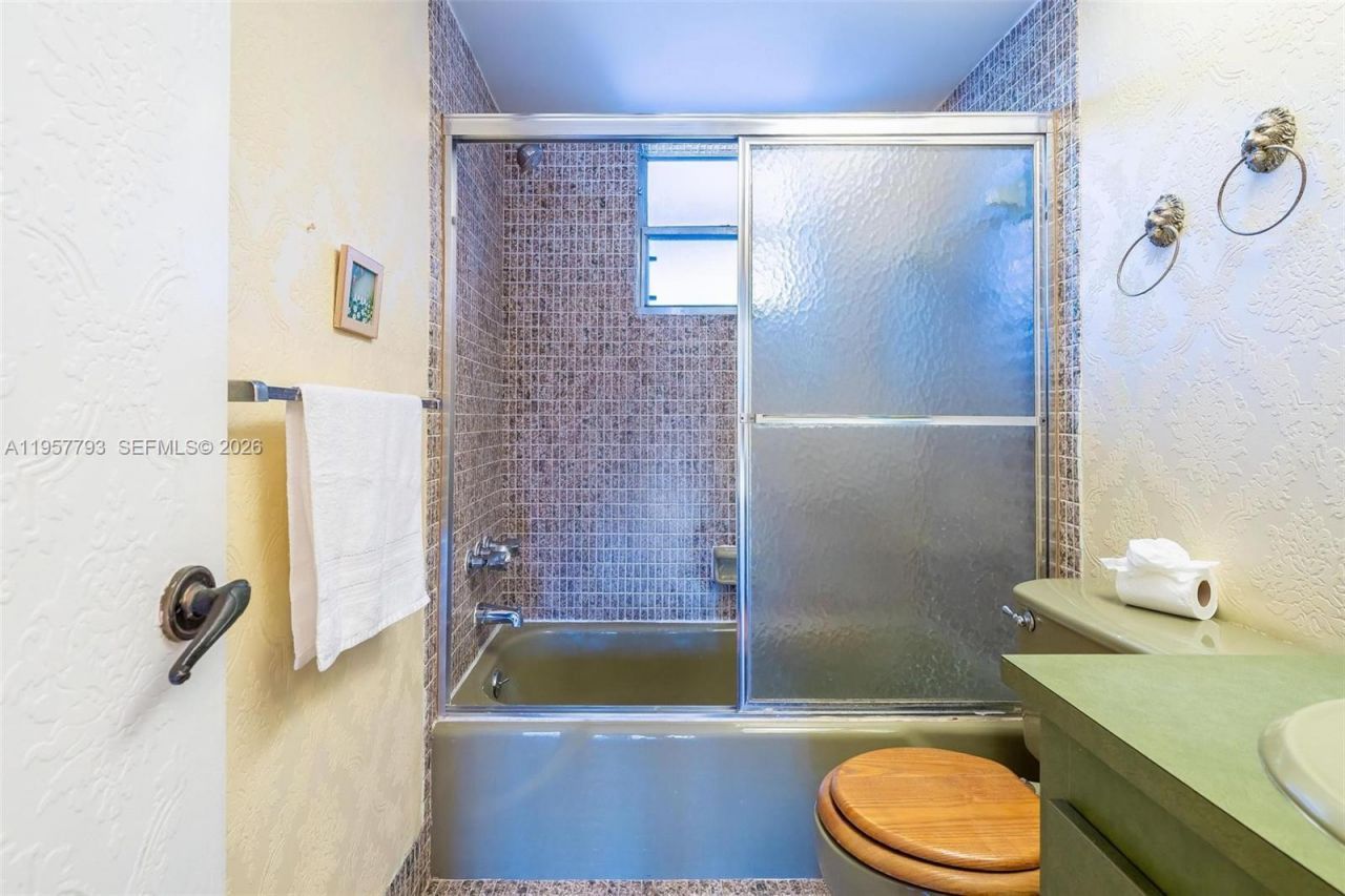 200 Ashbury Rd, Unit 205, Hollywood, FL 33024 Photo