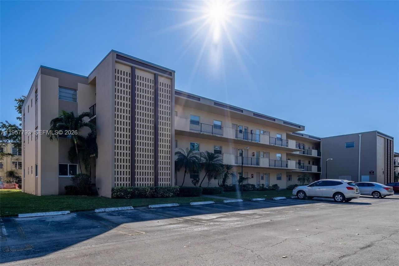 200 Ashbury Rd, Unit 205, Hollywood, FL 33024 Photo