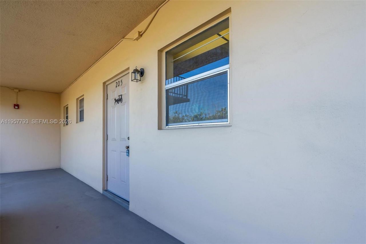 200 Ashbury Rd, Unit 205, Hollywood, FL 33024 Photo