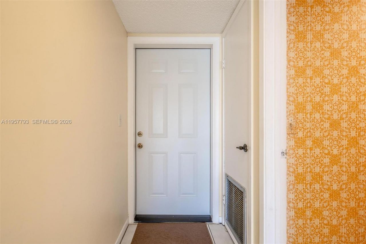 200 Ashbury Rd, Unit 205, Hollywood, FL 33024 Photo