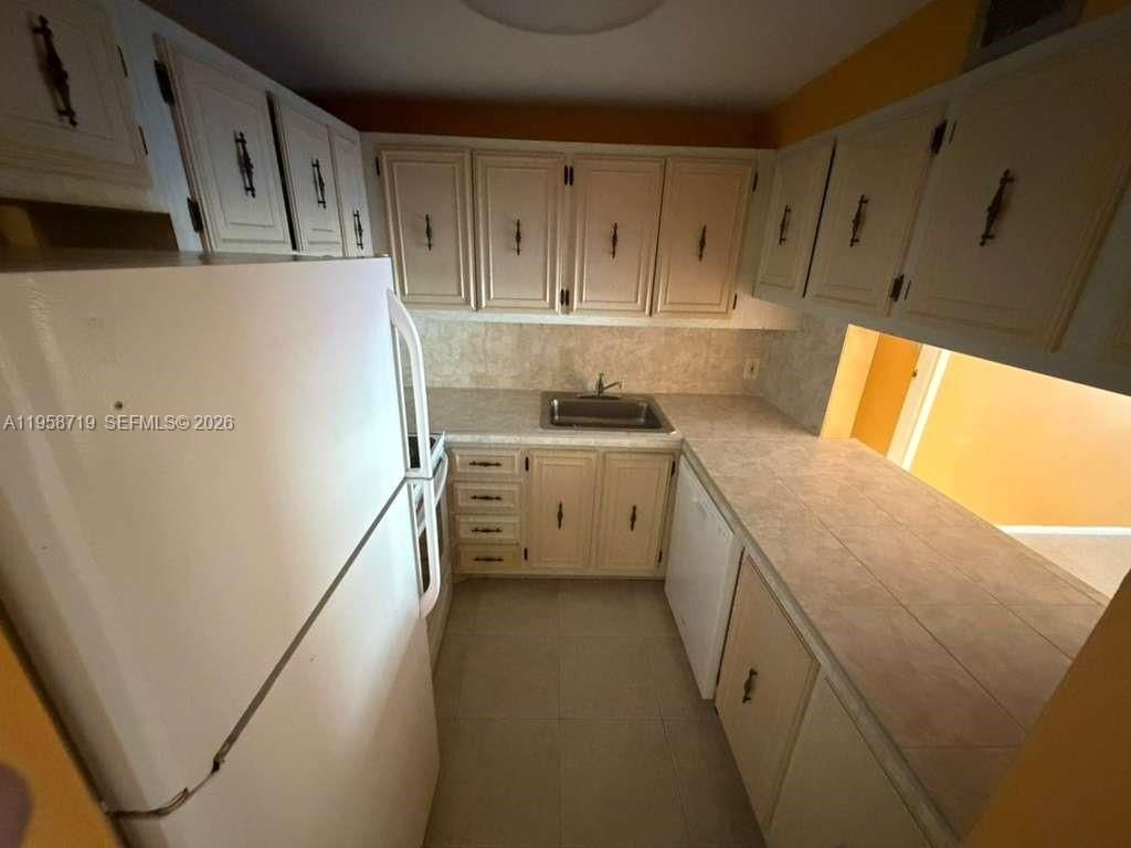 4848 NW 24th Ct, Unit 232, Lauderdale Lakes, FL 33313 Photo