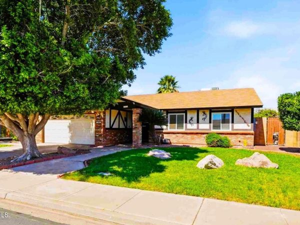 2908 E CONCHO Avenue, Mesa, AZ 85204