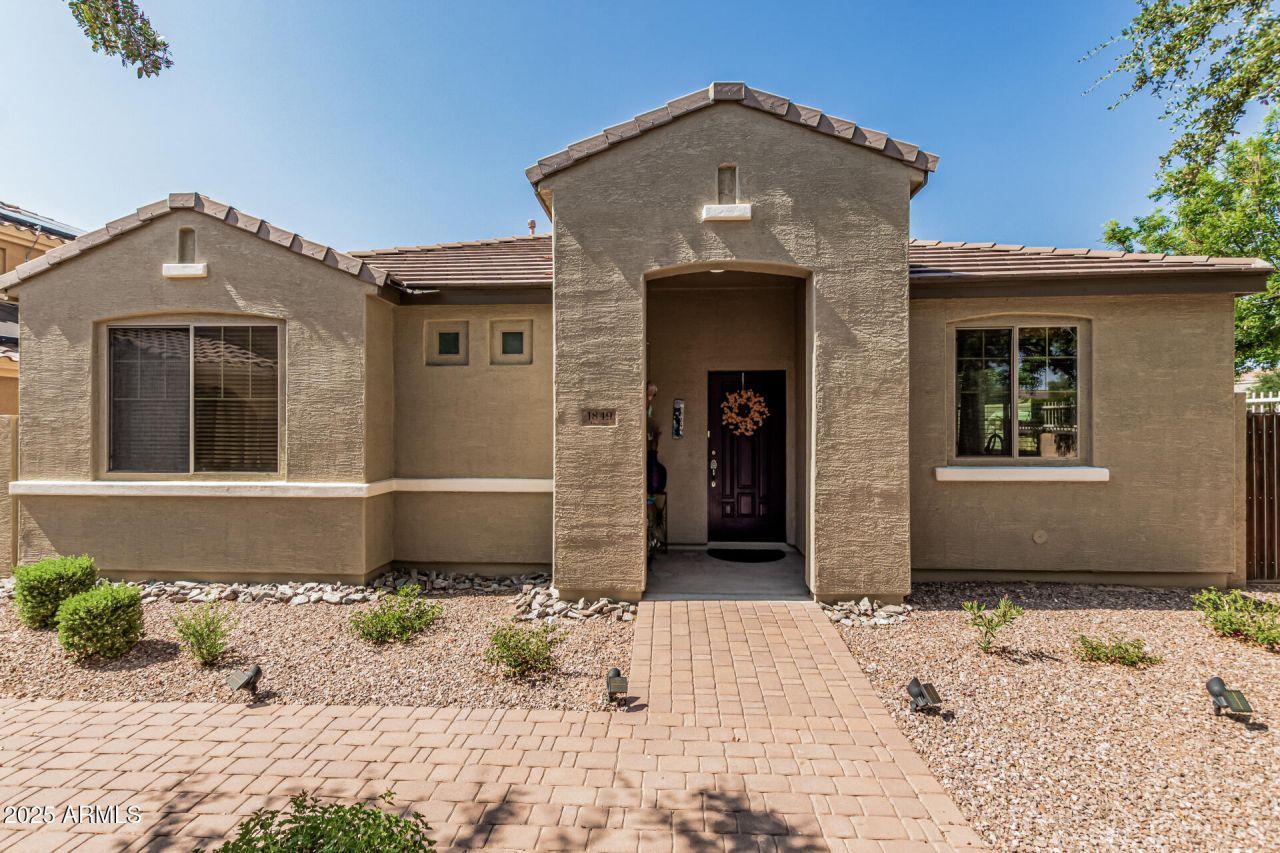 1849 S Balboa Drive, Gilbert, AZ 85295 Main Photo