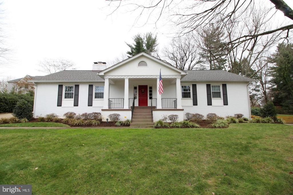 8019 Agin Court, McLean, VA 22102 Main Photo