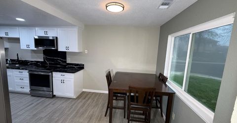 3945 Sparrow Ct, Modesto, CA 95356 Photo