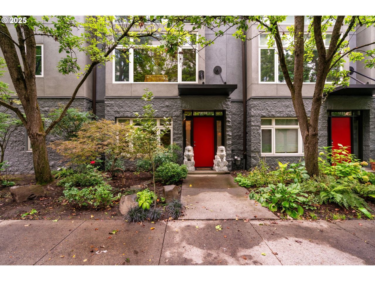 1135 NW Irving St, Portland, OR 97209 Main Photo