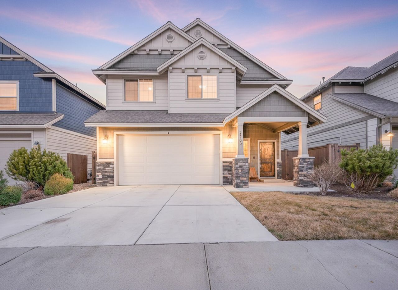 21400 NE Evelyn Place, Bend, OR 97701 Main Photo