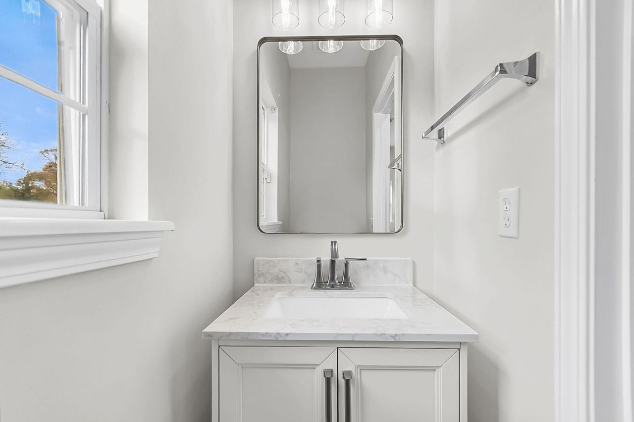 705 Beverly Drive Photo 16