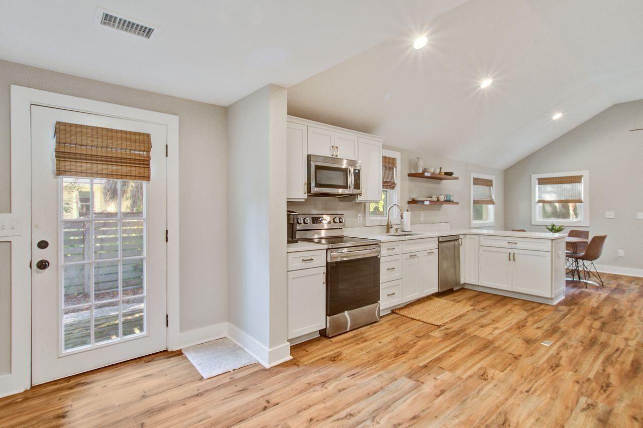 112 W West Huron Avenue Photo 10