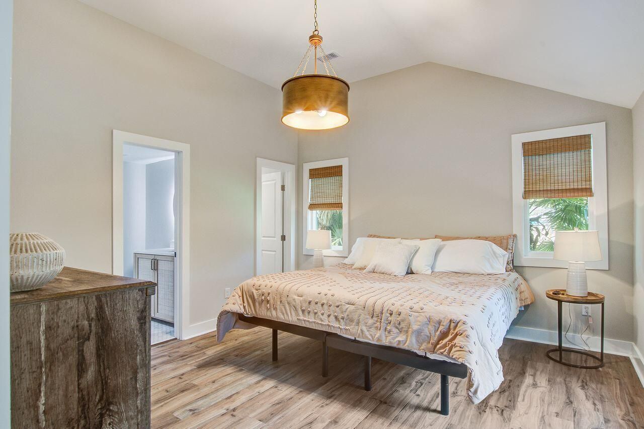 112 W West Huron Avenue Photo 15