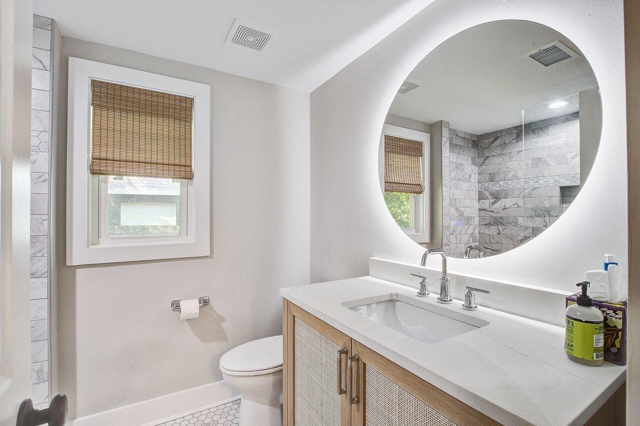 112 W West Huron Avenue Photo 16