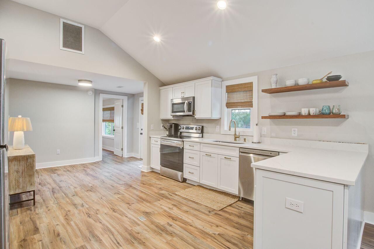 112 W West Huron Avenue Photo 8